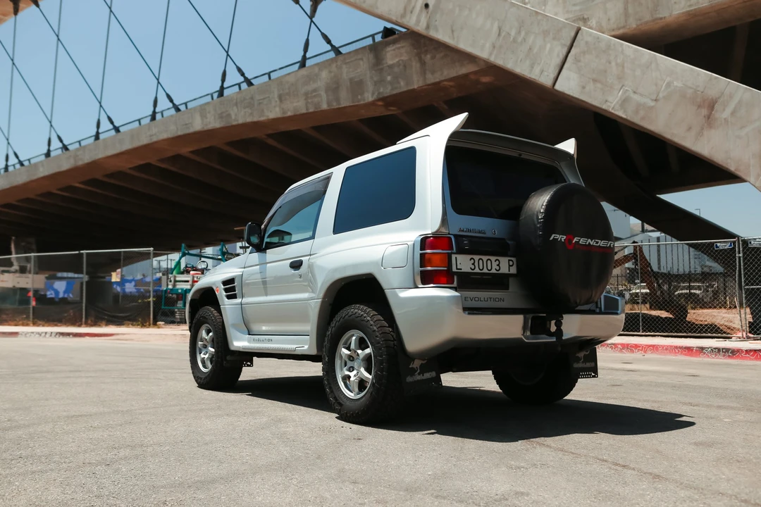 1997 Mitsubishi Pajero/Montero 2nd Gen - Image 10 of 31