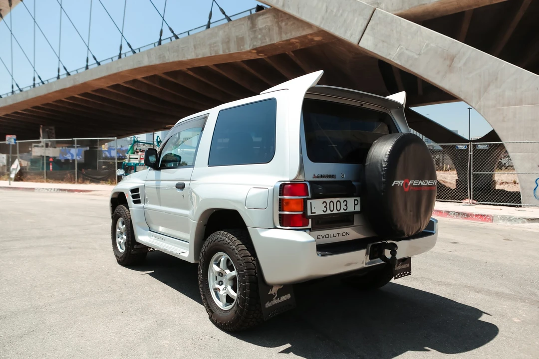 1997 Mitsubishi Pajero/Montero 2nd Gen - Image 12 of 31