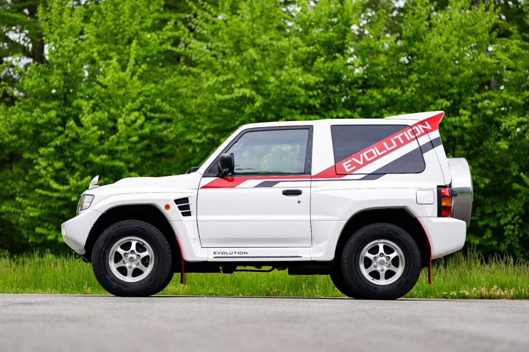 1997 Mitsubishi Pajero/Montero 2nd Gen - Image 8 of 31