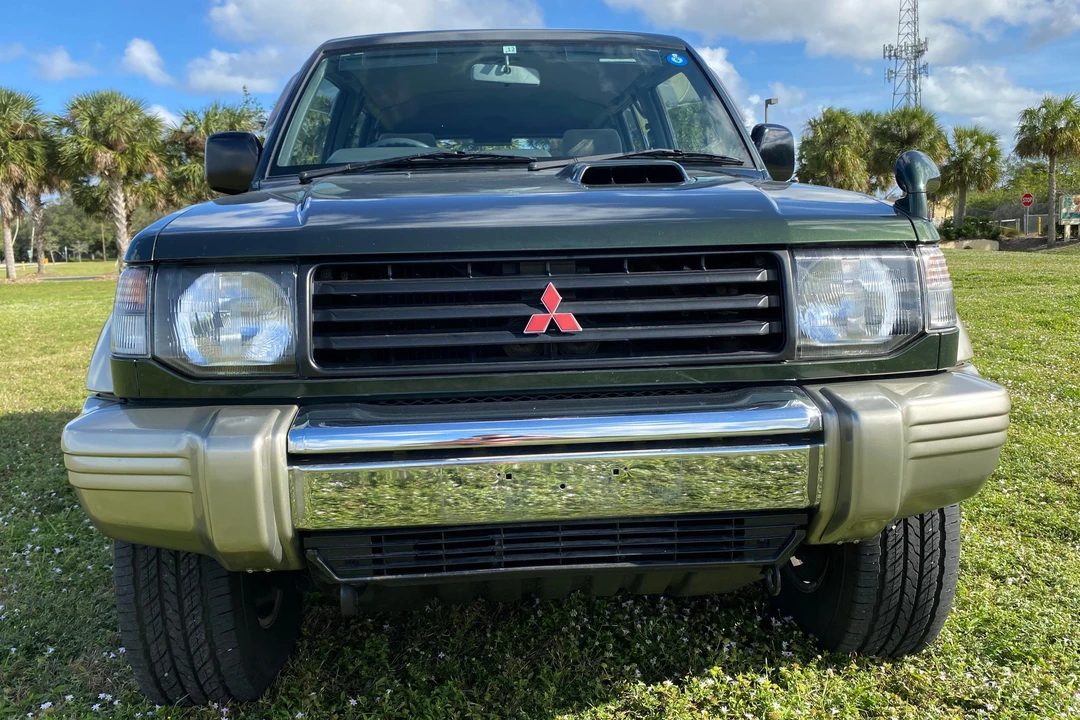 1997 Mitsubishi Pajero/Montero 2nd Gen - Image 2 of 31