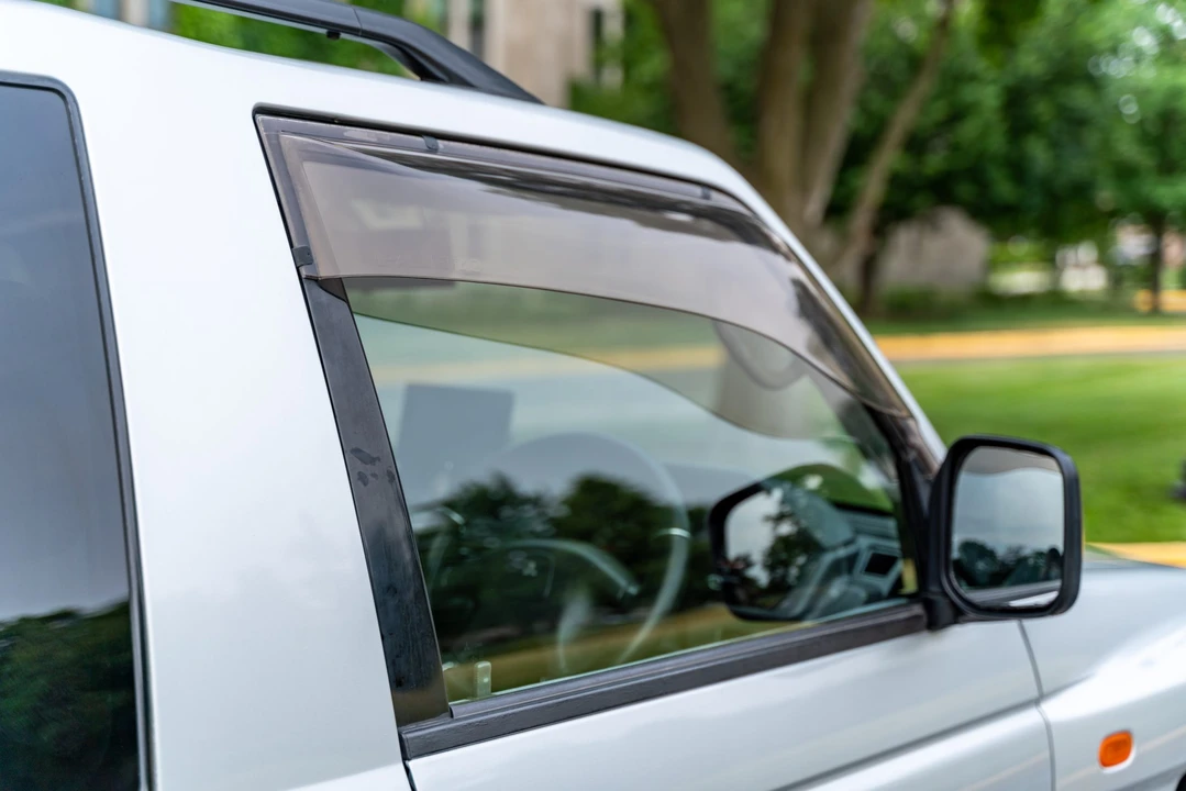 1997 Mitsubishi Pajero/Montero 2nd Gen - Image 13 of 31