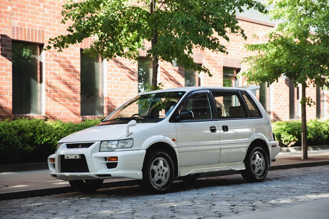 1997 Mitsubishi RVR 1st Gen - Image 13 of 31