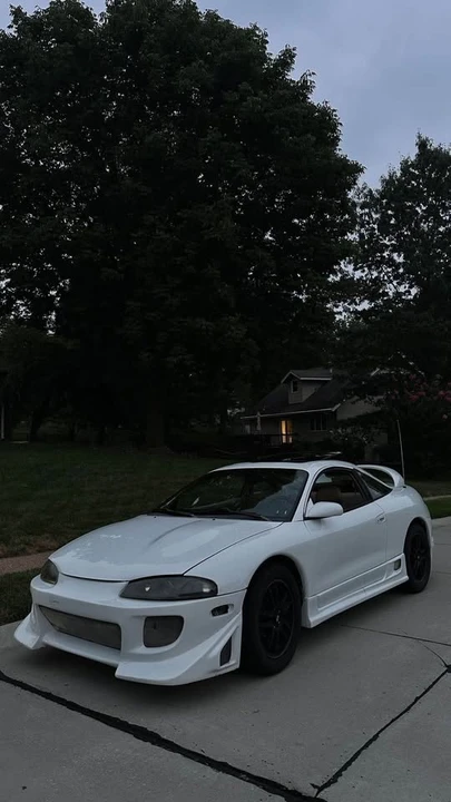 1997 Mitsubishi Eclipse 2nd Gen - Image 2 of 4