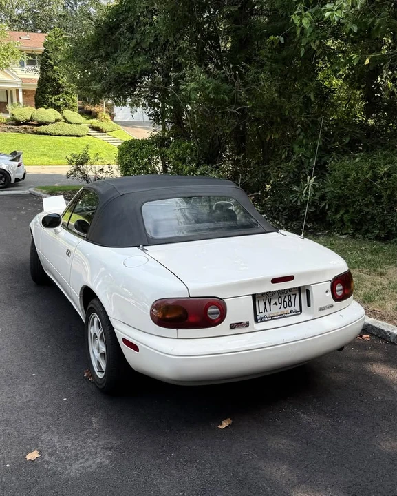 1997 Mazda NA MX-5 Miata - Image 5 of 8