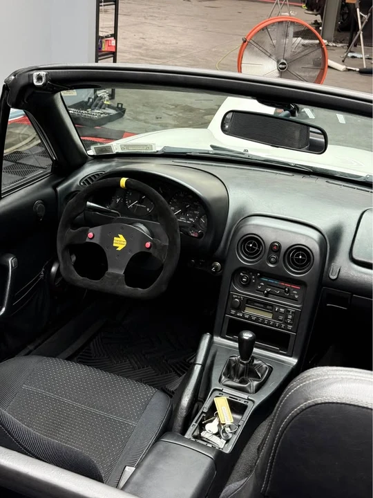 1997 Mazda NA MX-5 Miata - Image 4 of 8