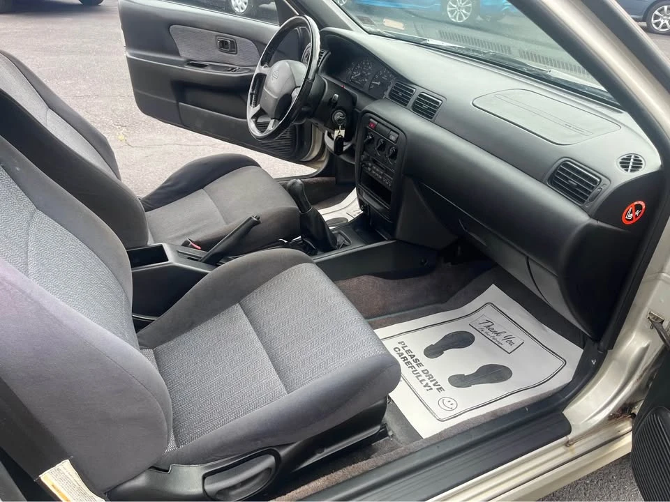 1997 Nissan Sentra - Image 10 of 12