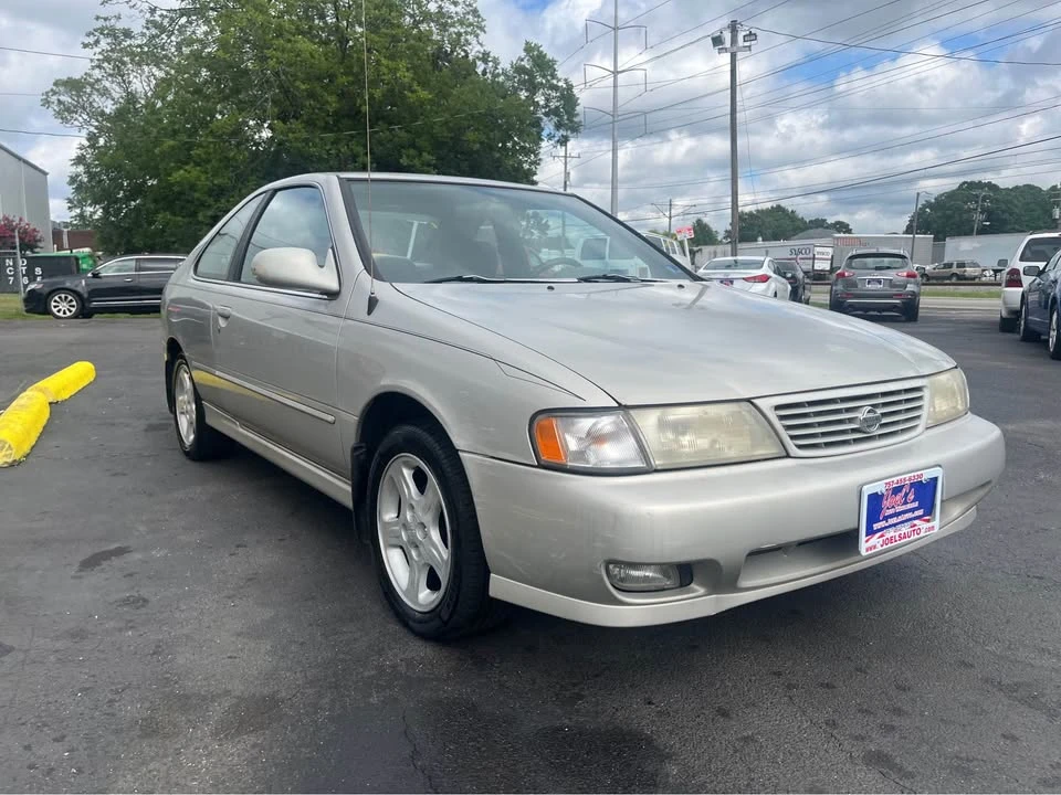 1997 Nissan Sentra - Image 2 of 12