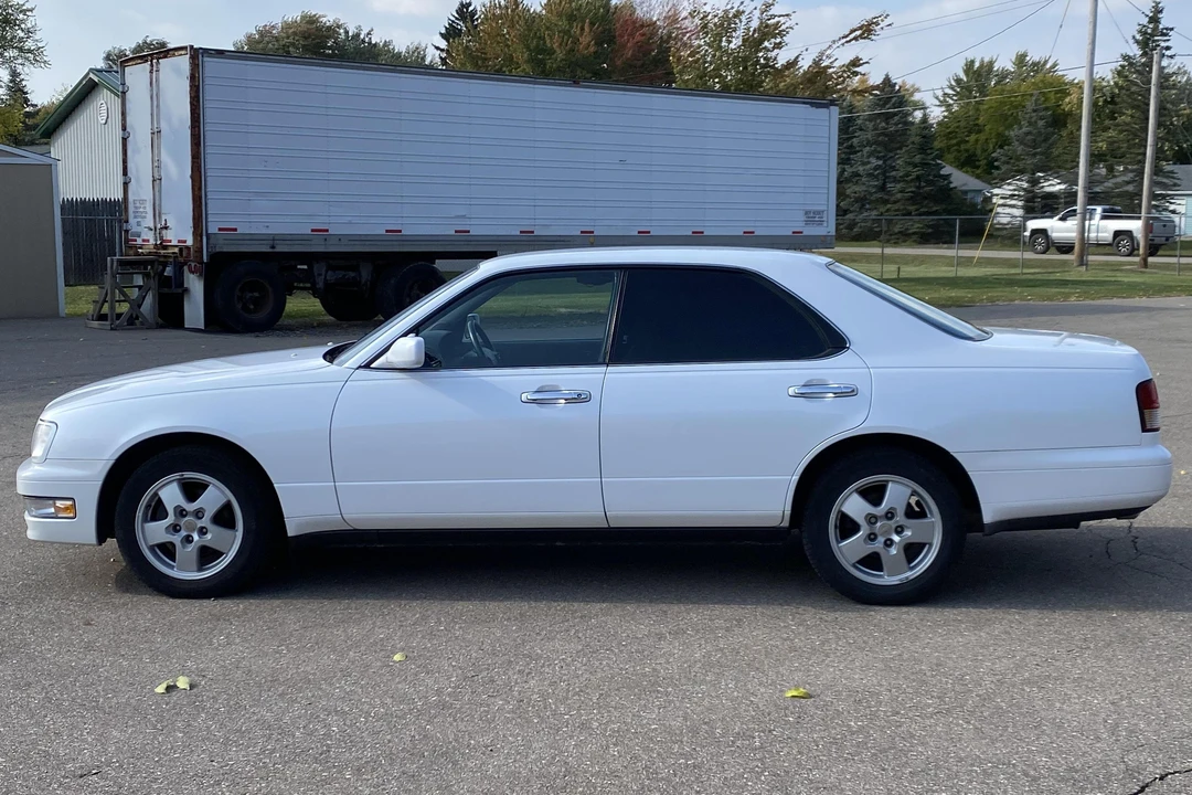 1997 Nissan Cedric 9th Gen - Image 6 of 31