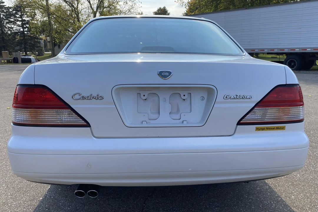 1997 Nissan Cedric 9th Gen - Image 5 of 31