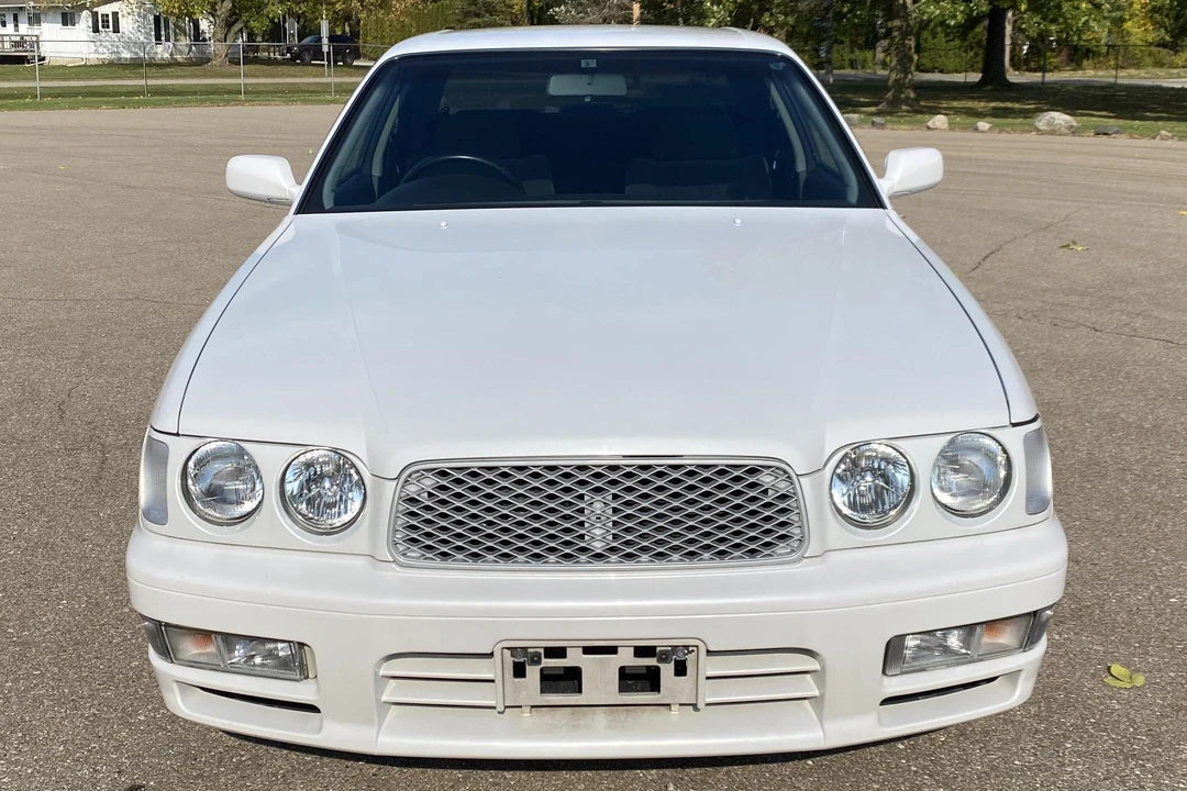 1997 Nissan Cedric 9th Gen - Image 2 of 31