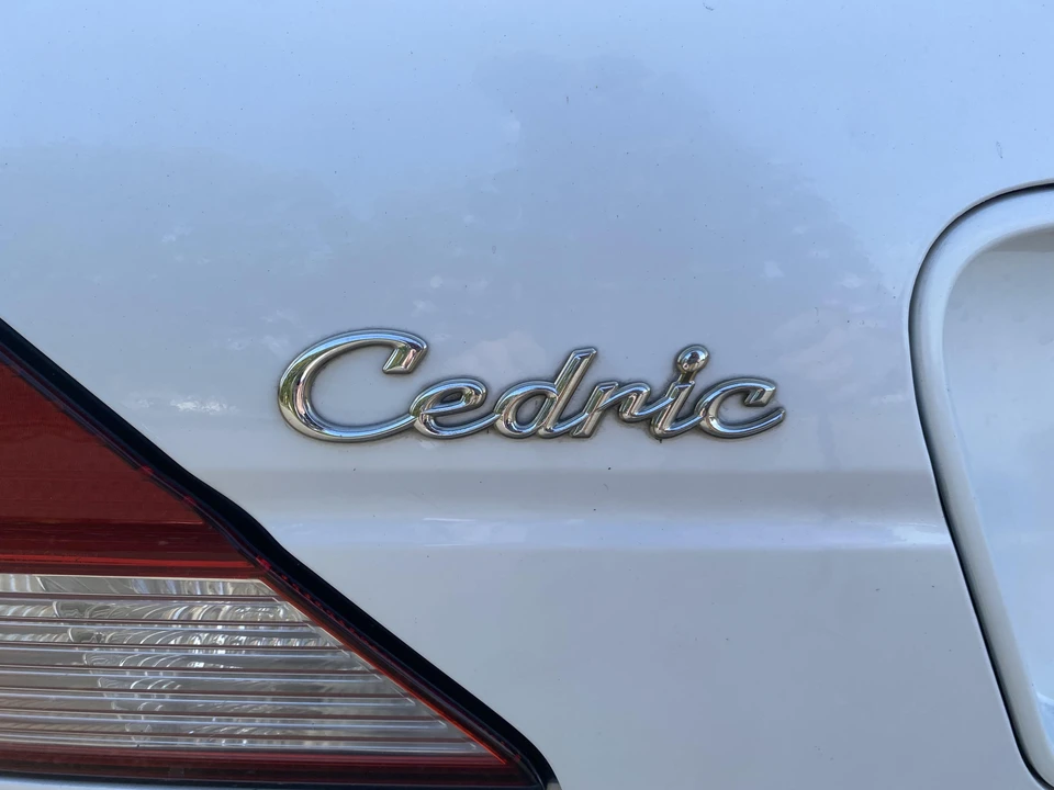 1997 Nissan Cedric 9th Gen - Image 16 of 31