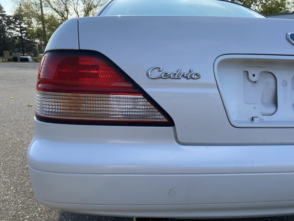 1997 Nissan Cedric 9th Gen - Image 14 of 31