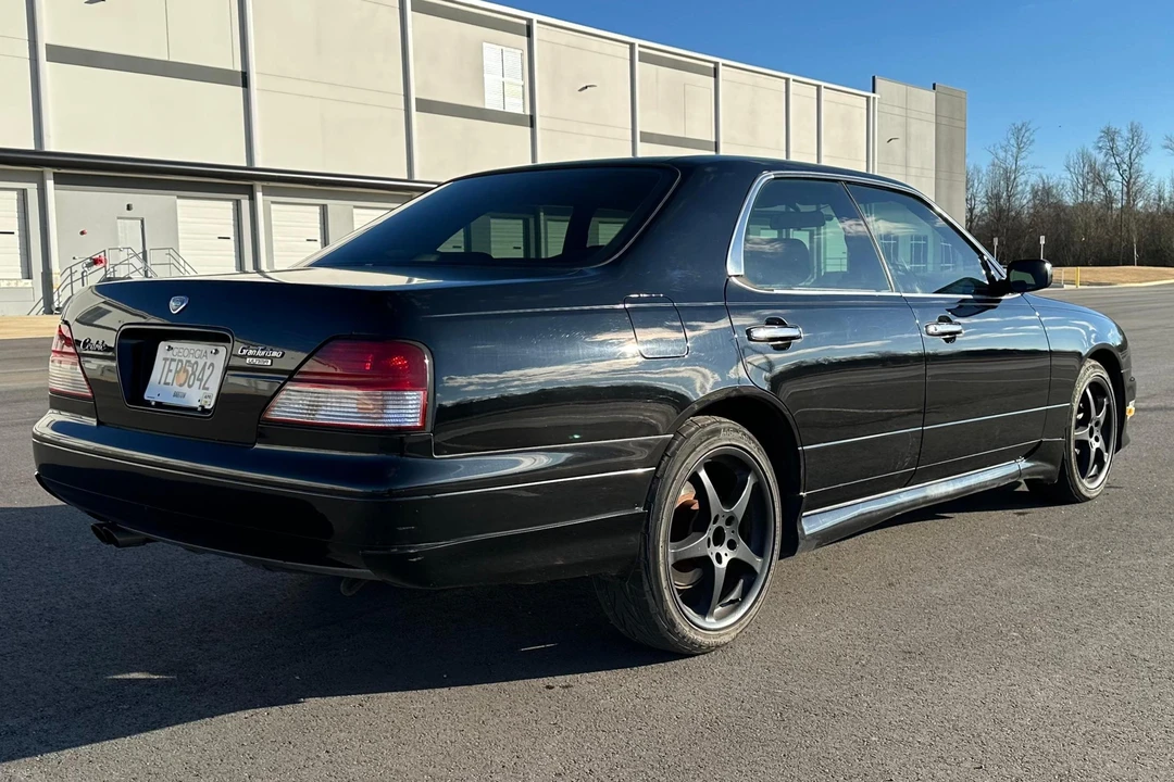 1997 Nissan Cedric 9th Gen - Image 4 of 31