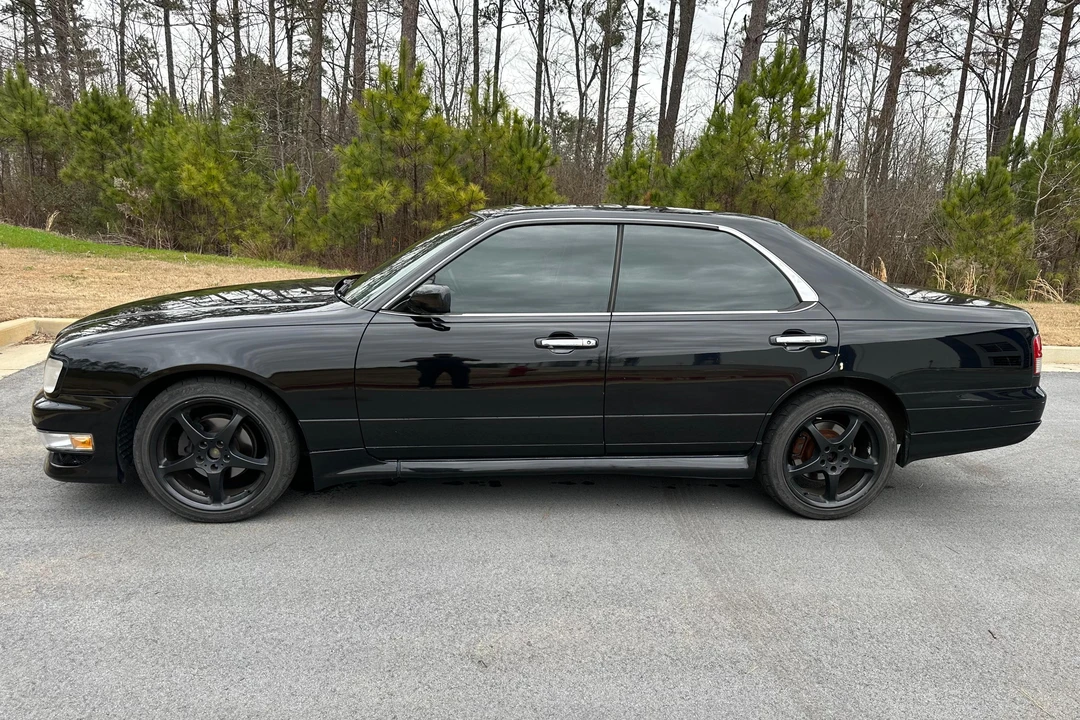 1997 Nissan Cedric 9th Gen - Image 3 of 31