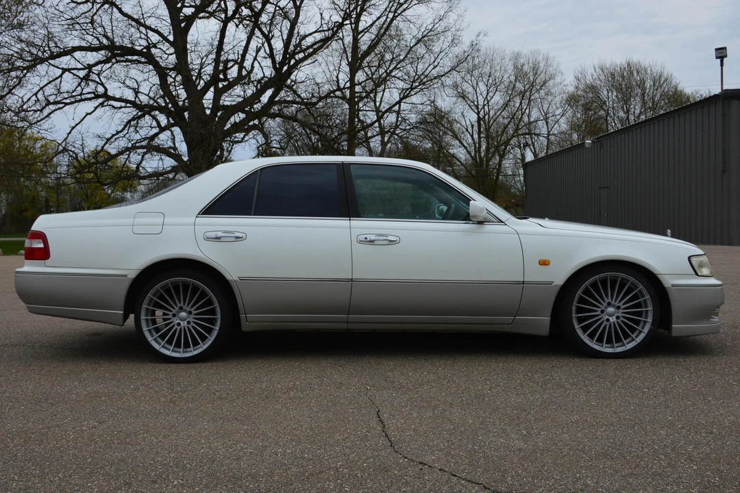 1997 Nissan Cima 3rd Gen - Image 3 of 31