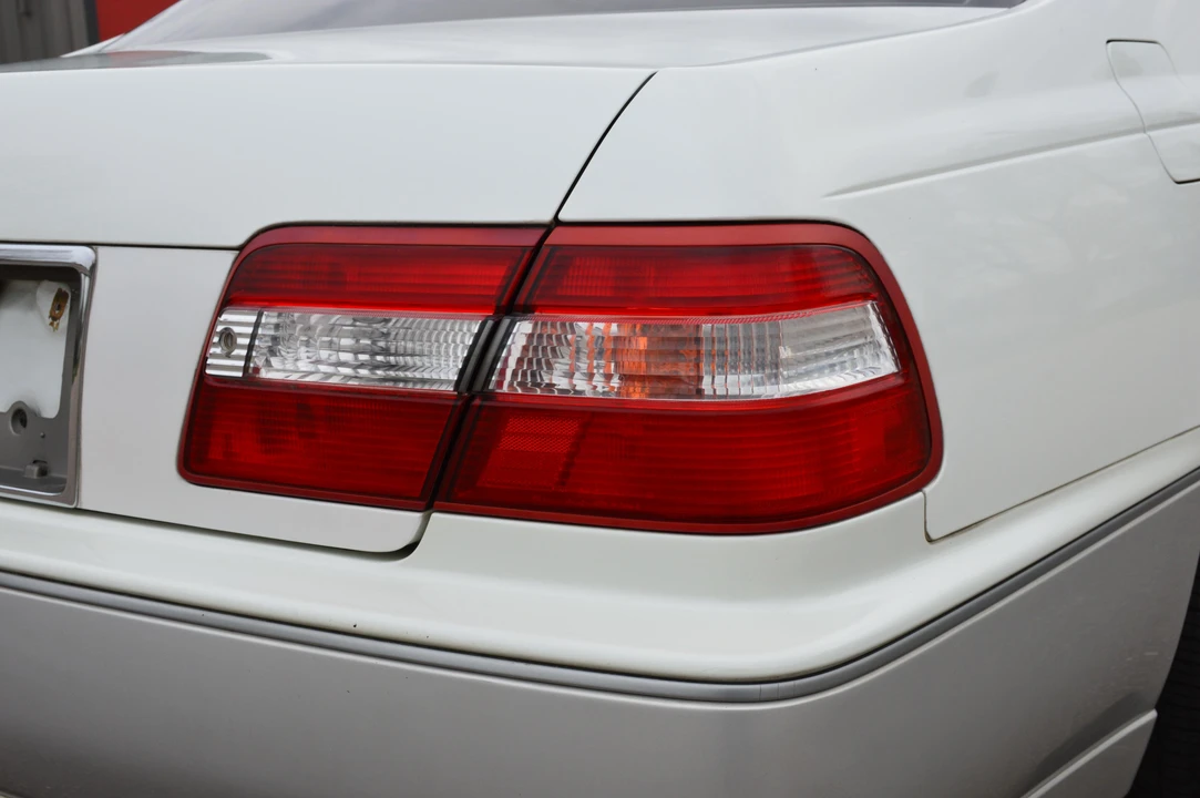 1997 Nissan Cima 3rd Gen - Image 28 of 31