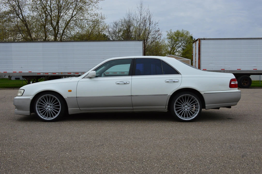 1997 Nissan Cima 3rd Gen - Image 6 of 31