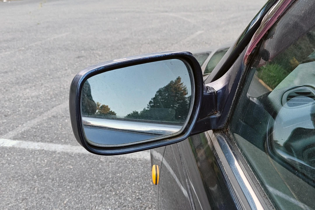 1997 Nissan Cima 3rd Gen - Image 29 of 31