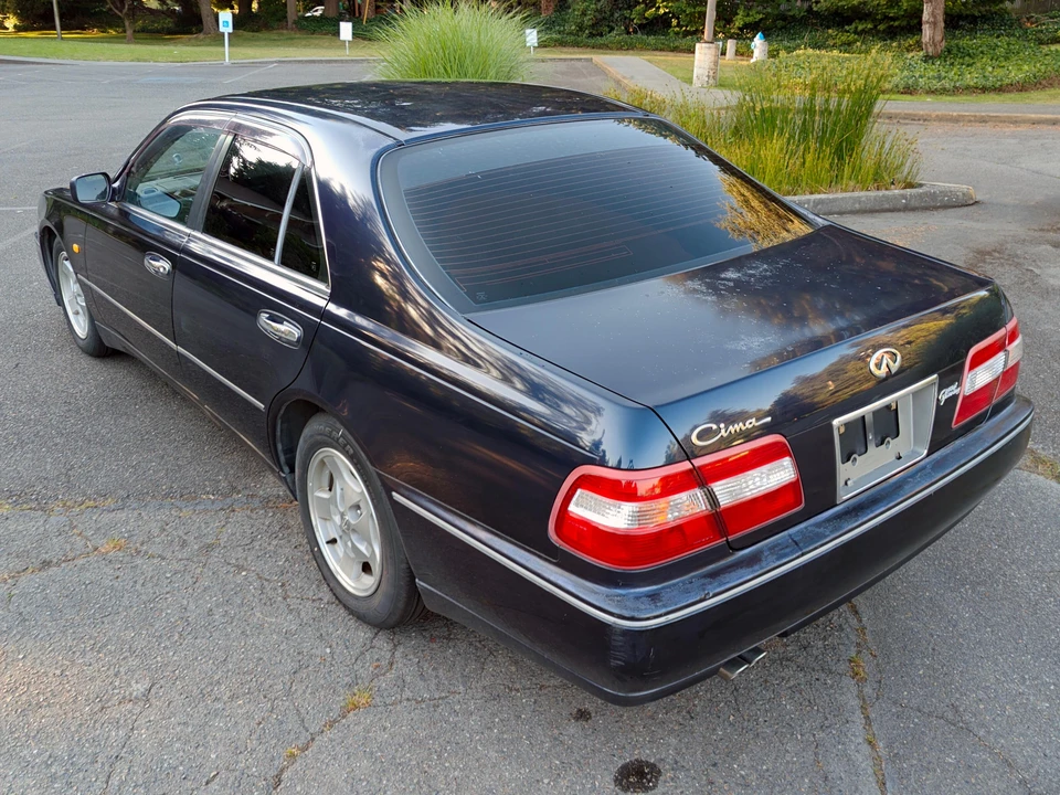 1997 Nissan Cima 3rd Gen - Image 13 of 31