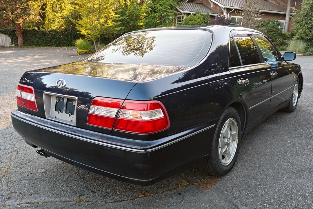 1997 Nissan Cima 3rd Gen - Image 4 of 31