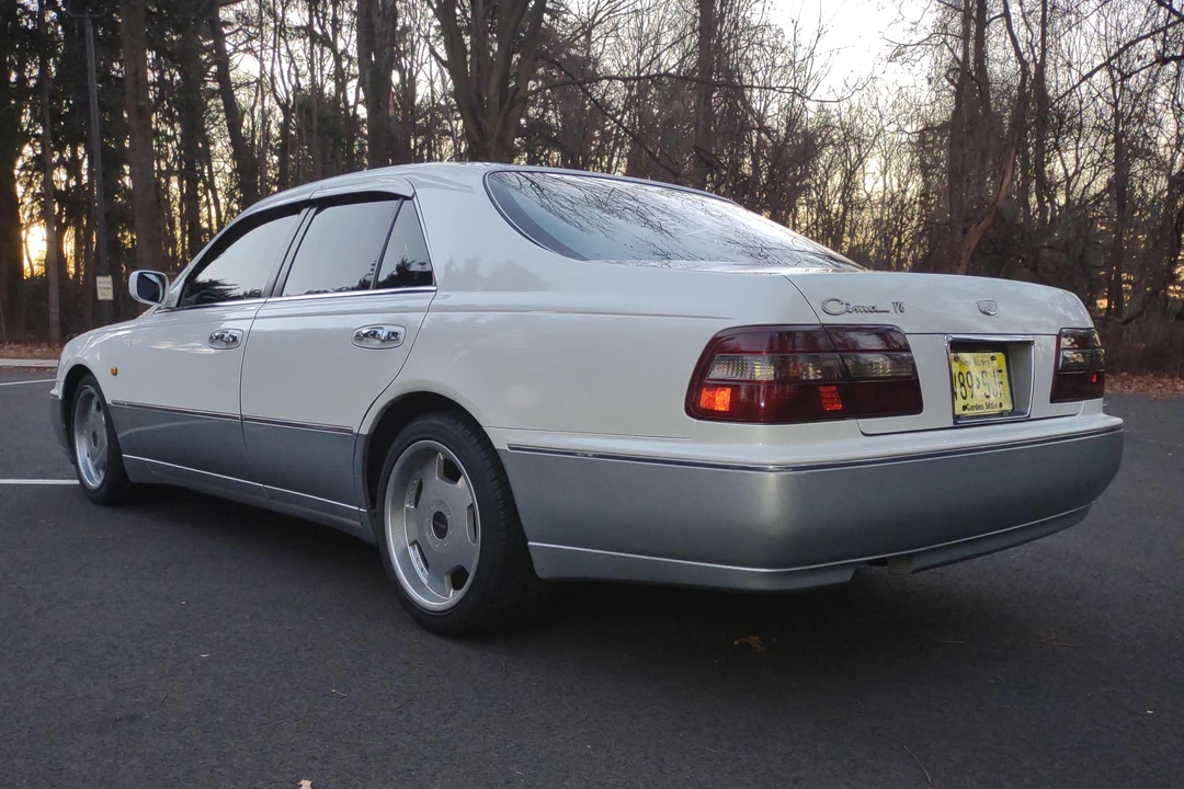 1997 Nissan Cima 2nd Gen - Image 4 of 31