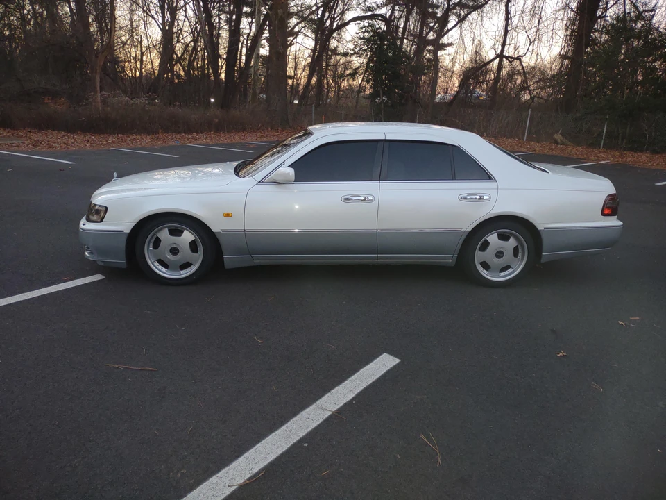 1997 Nissan Cima 2nd Gen - Image 10 of 31