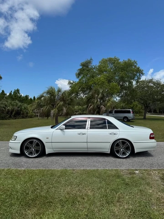 1997 Nissan Cima 3rd Gen - Image 5 of 20
