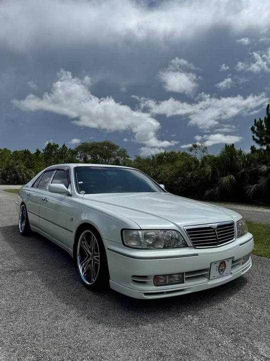 1997 Nissan Cima 3rd Gen - Image 2 of 20