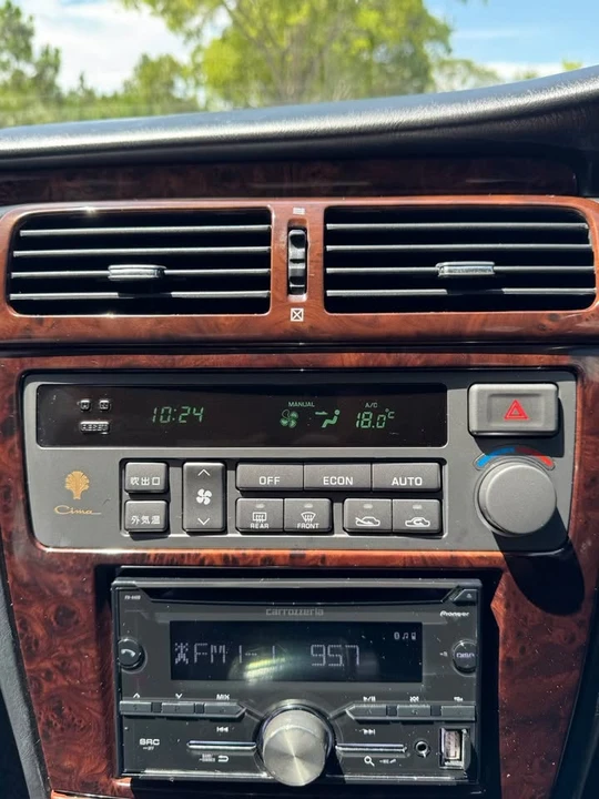 1997 Nissan Cima 3rd Gen - Image 16 of 20