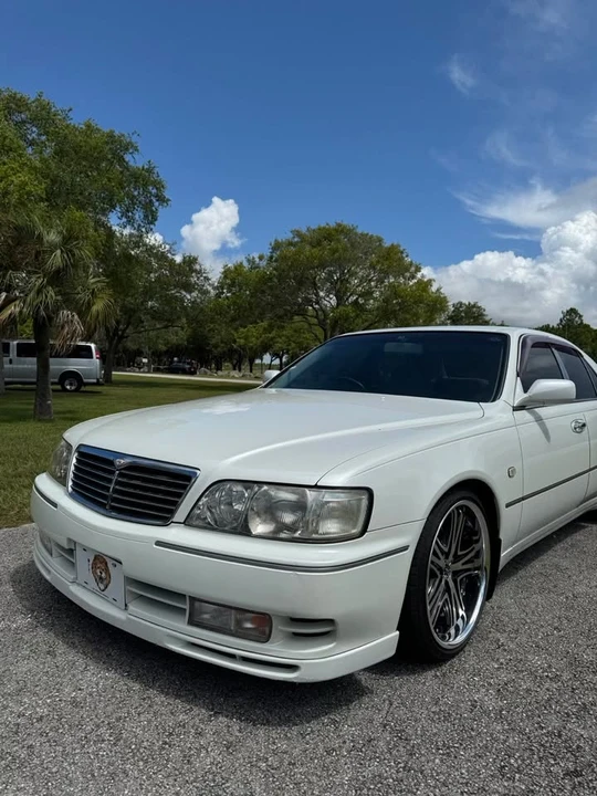 1997 Nissan Cima 3rd Gen - Image 4 of 20