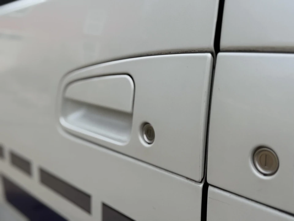 1997 Nissan Elgrand 1st Gen - Image 26 of 31