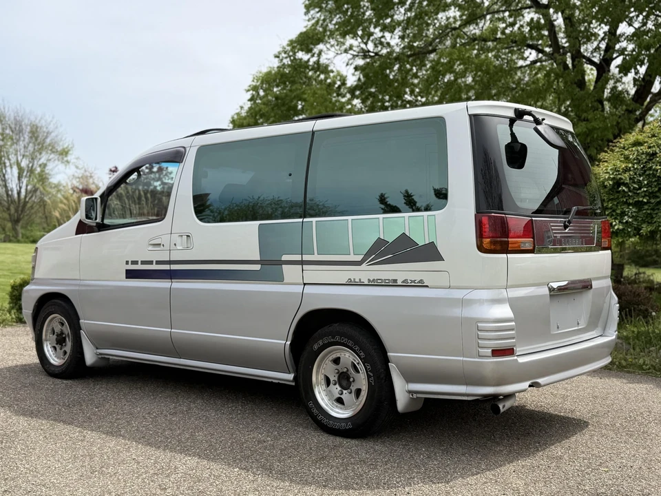 1997 Nissan Elgrand 1st Gen - Image 9 of 31