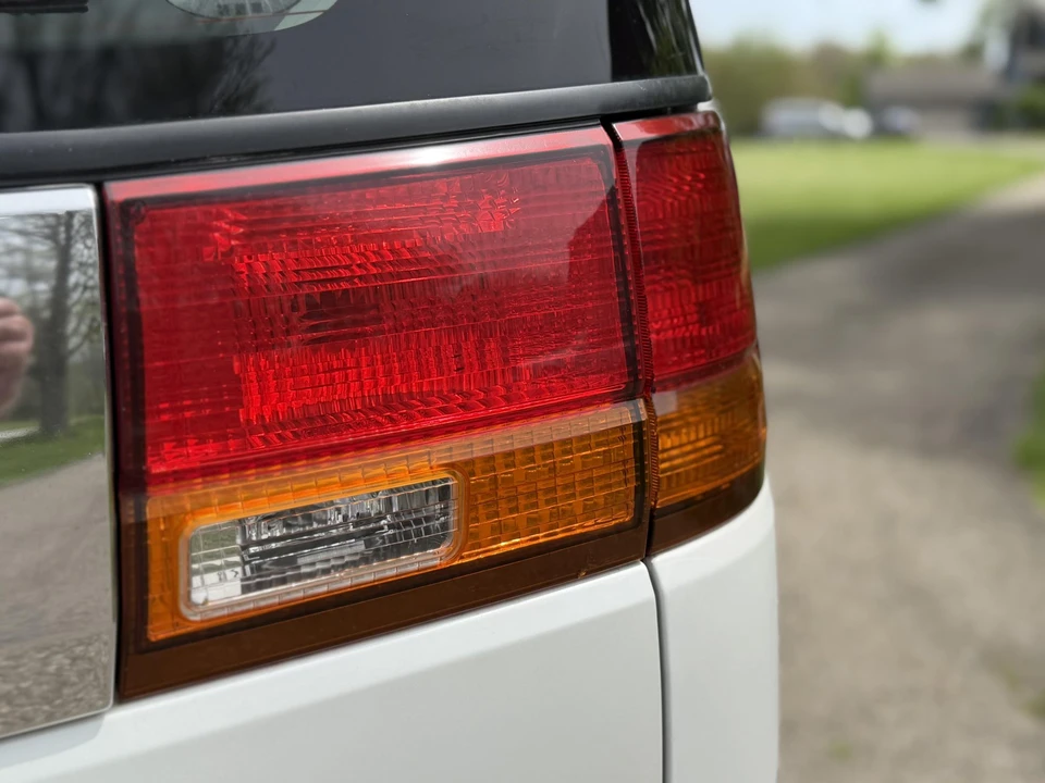 1997 Nissan Elgrand 1st Gen - Image 29 of 31