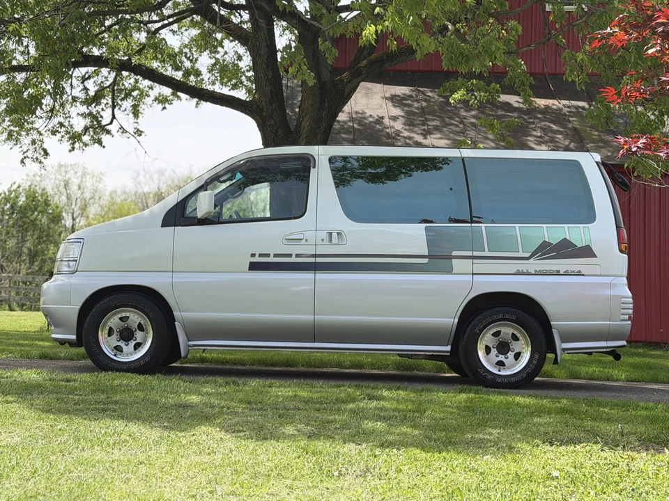 1997 Nissan Elgrand 1st Gen - Image 7 of 31
