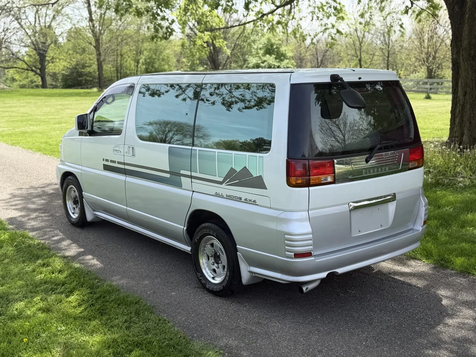 1997 Nissan Elgrand 1st Gen - Image 12 of 31