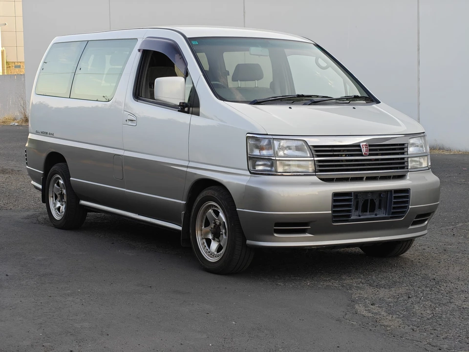 1997 Nissan Elgrand 1st Gen - Image 11 of 31