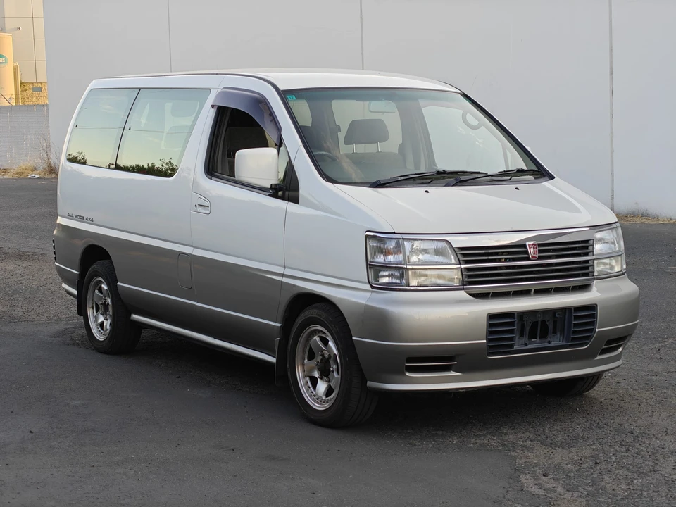 1997 Nissan Elgrand 1st Gen - Image 15 of 31