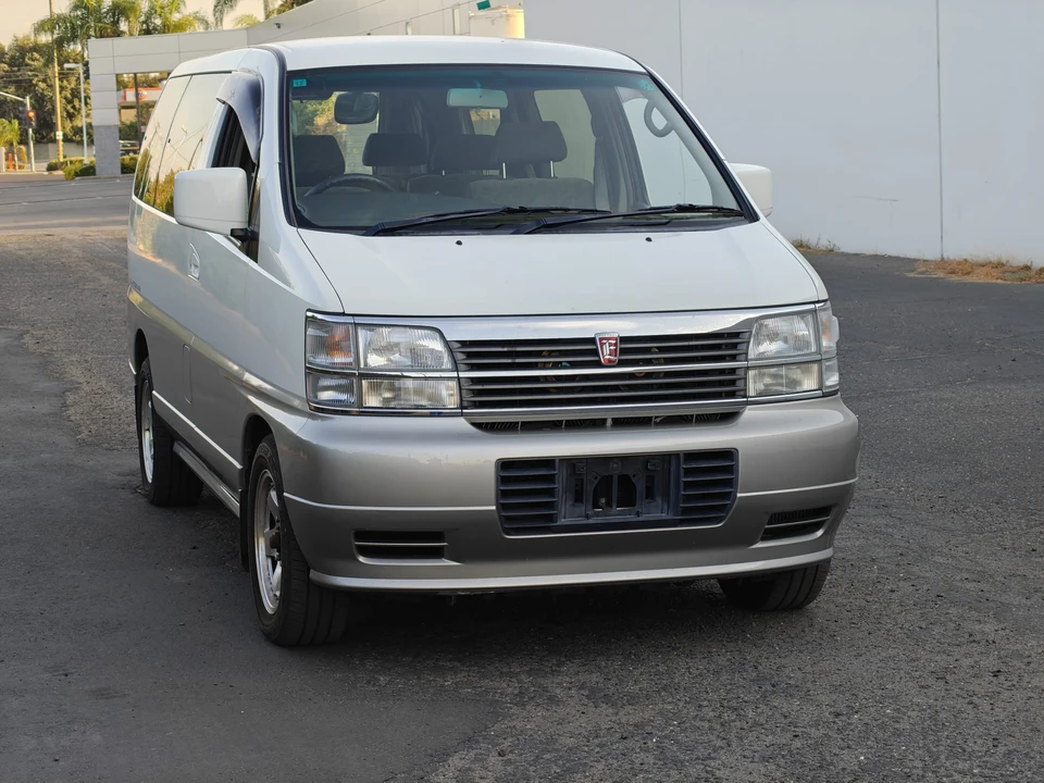 1997 Nissan Elgrand 1st Gen - Image 8 of 31