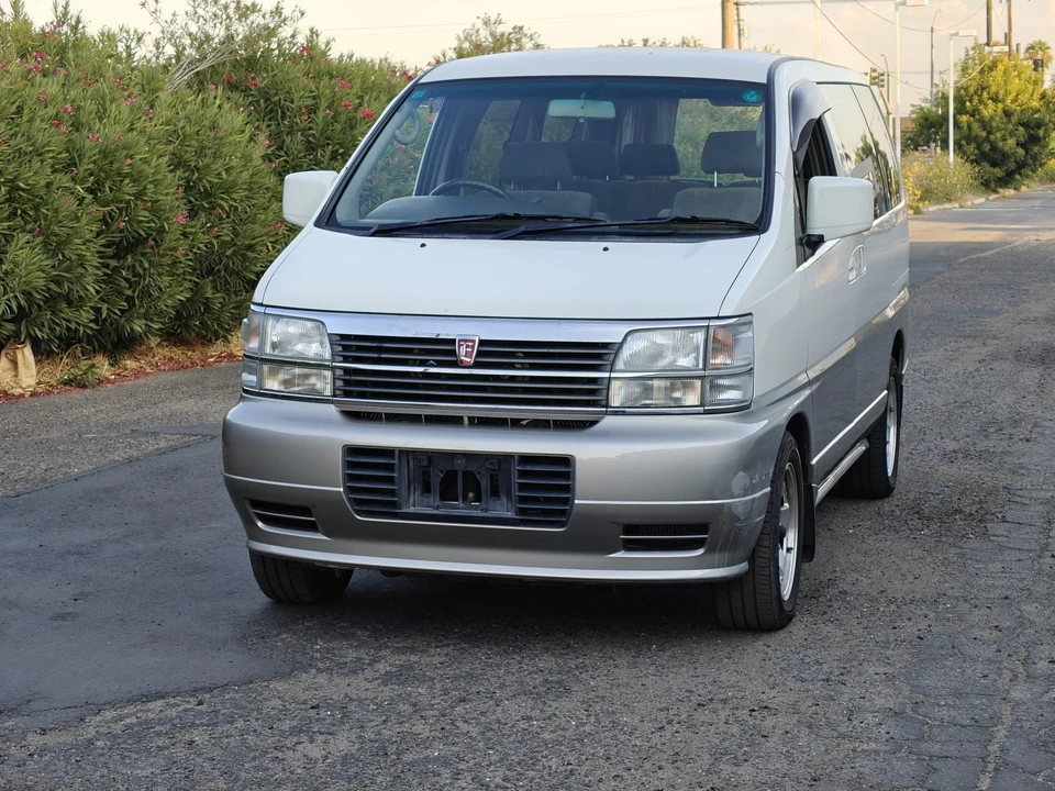 1997 Nissan Elgrand 1st Gen - Image 7 of 31