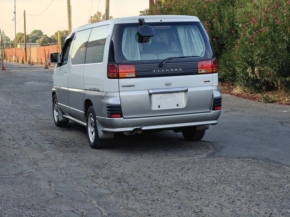 1997 Nissan Elgrand 1st Gen - Image 28 of 31