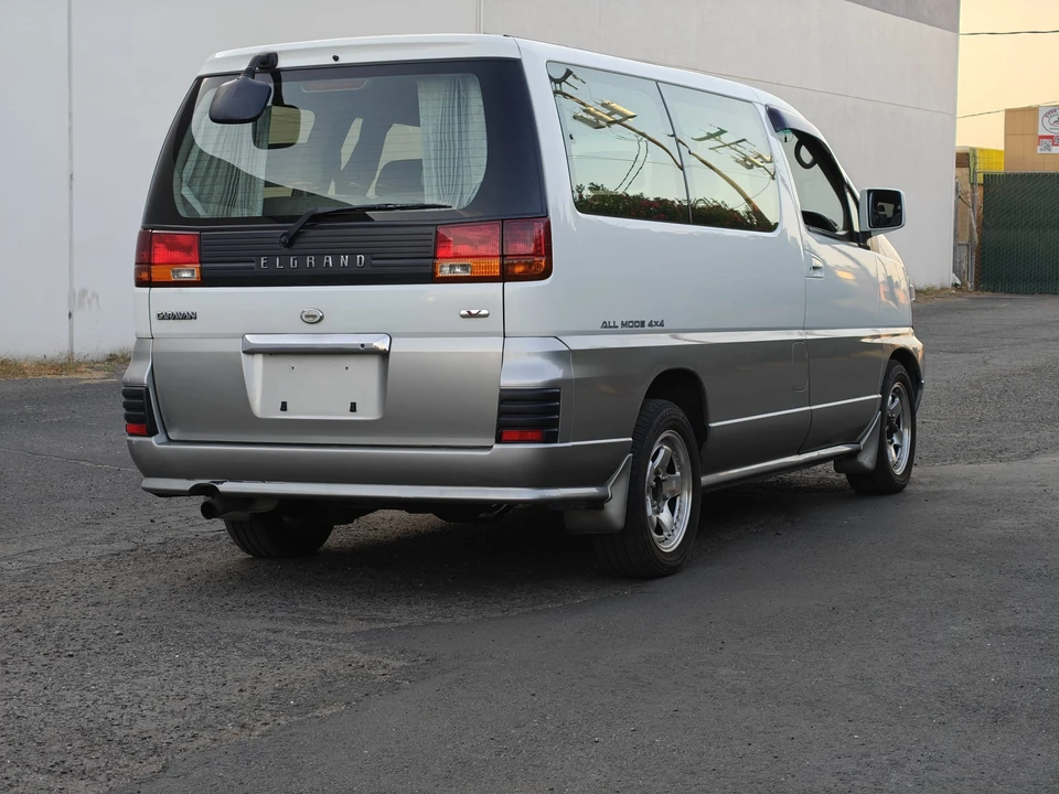 1997 Nissan Elgrand 1st Gen - Image 24 of 31