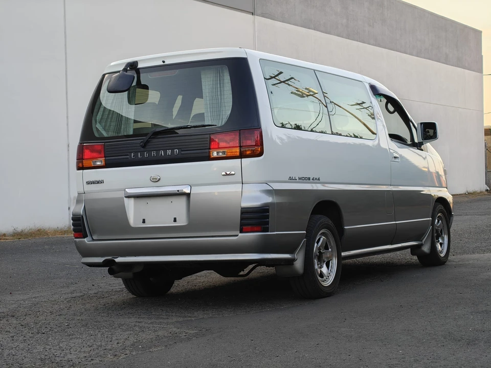 1997 Nissan Elgrand 1st Gen - Image 23 of 31