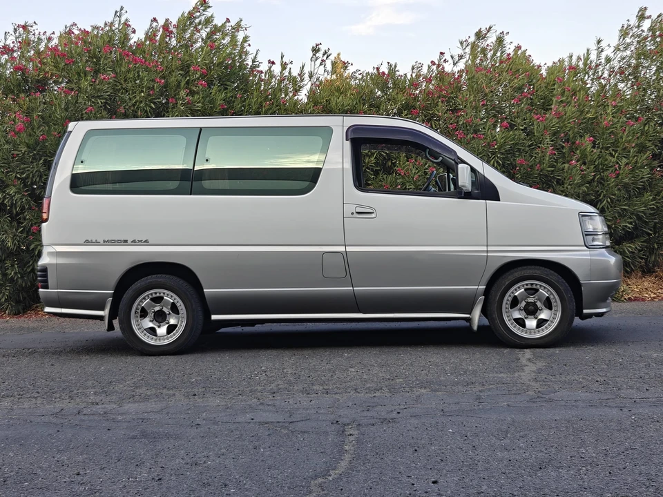 1997 Nissan Elgrand 1st Gen - Image 19 of 31