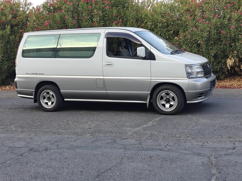 1997 Nissan Elgrand 1st Gen - Image 21 of 31