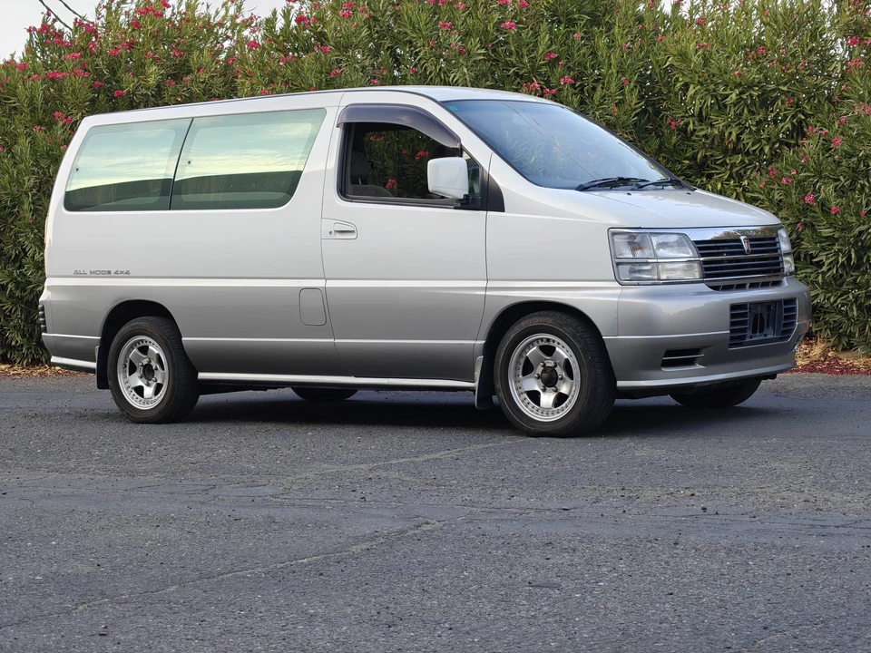 1997 Nissan Elgrand 1st Gen - Image 12 of 31