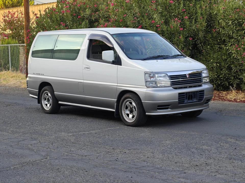 1997 Nissan Elgrand 1st Gen - Image 14 of 31