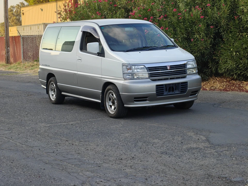 1997 Nissan Elgrand 1st Gen - Image 17 of 31
