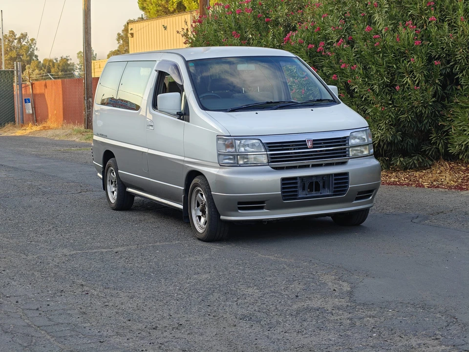 1997 Nissan Elgrand 1st Gen - Image 18 of 31