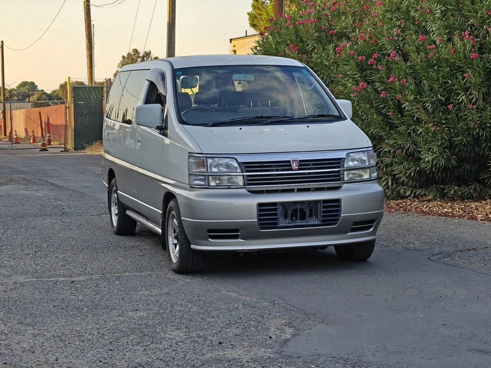 1997 Nissan Elgrand 1st Gen - Image 10 of 31