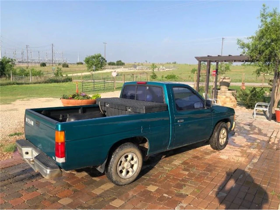 1997 Nissan Frontier 1st Gen - Image 10 of 11